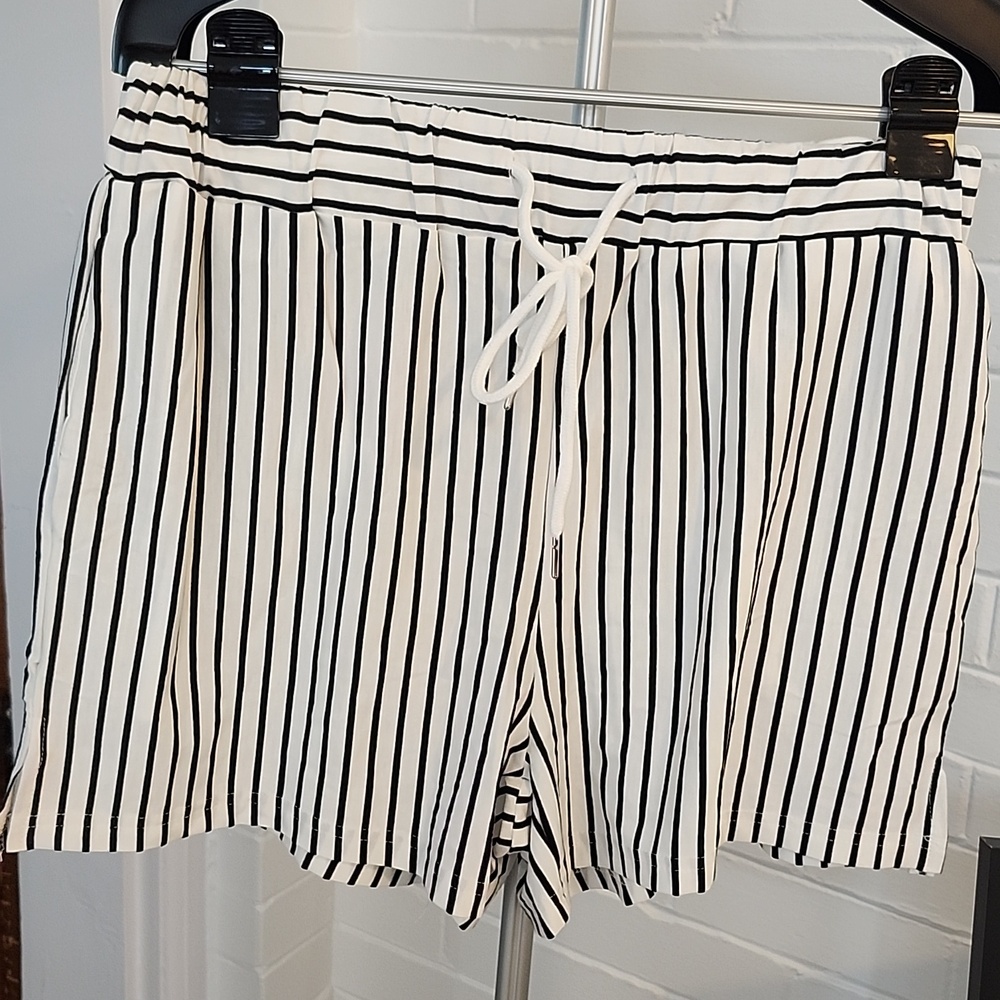 Striped Short Set - Large - Picture 7 of 10
